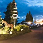 Отель Hotel-restaurant Berghof Johannesberg
