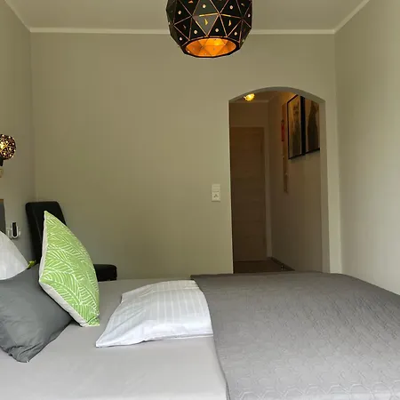 Hotel-restaurant Berghof فندق 2*