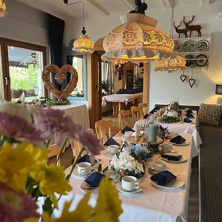 فندق Hotel-restaurant Berghof 2*